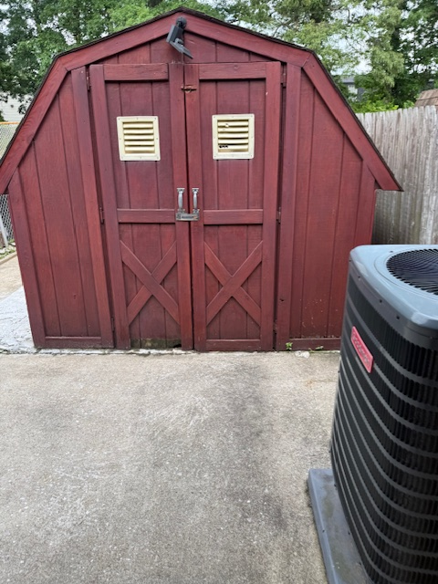 303 Endsleigh Ave - Photo 7 of 20