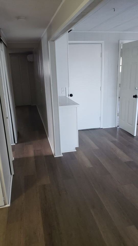 917 50th Avenue Plz W - Photo 3 of 24