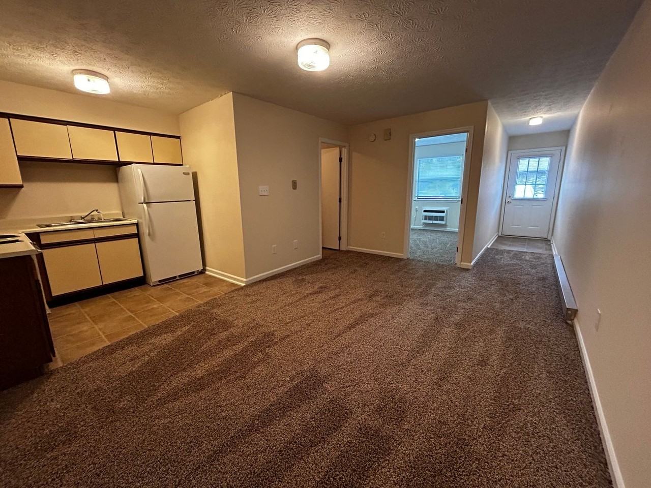 385 Gibson Ln - Photo 4 of 7