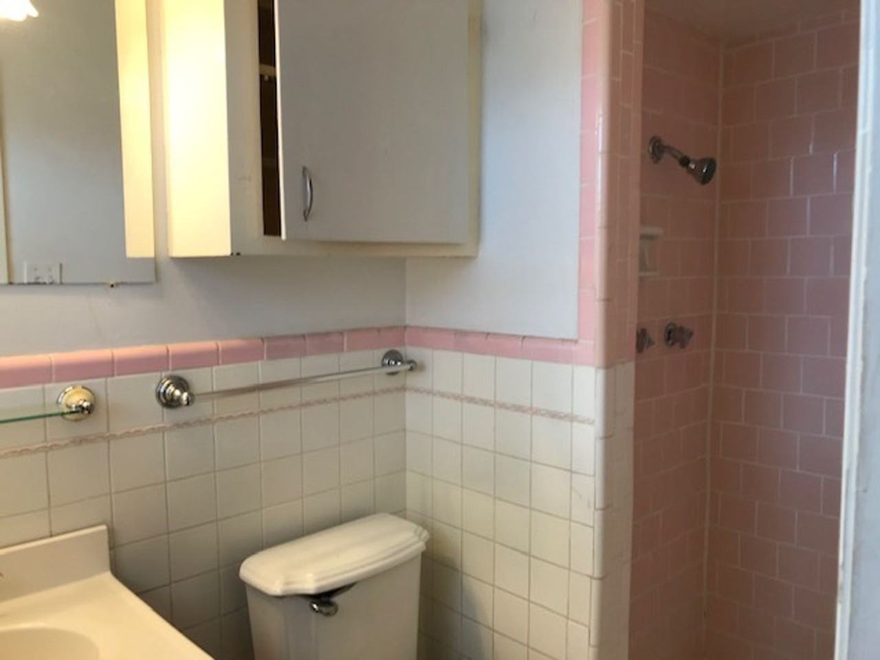 5234 Burbank Dr - Photo 4 of 18