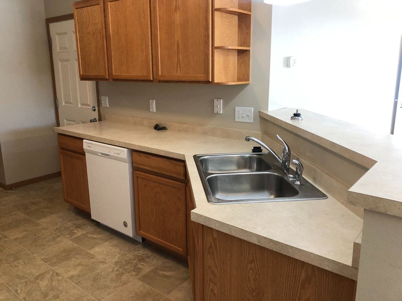 2735 N Broadway - Photo 6 of 24