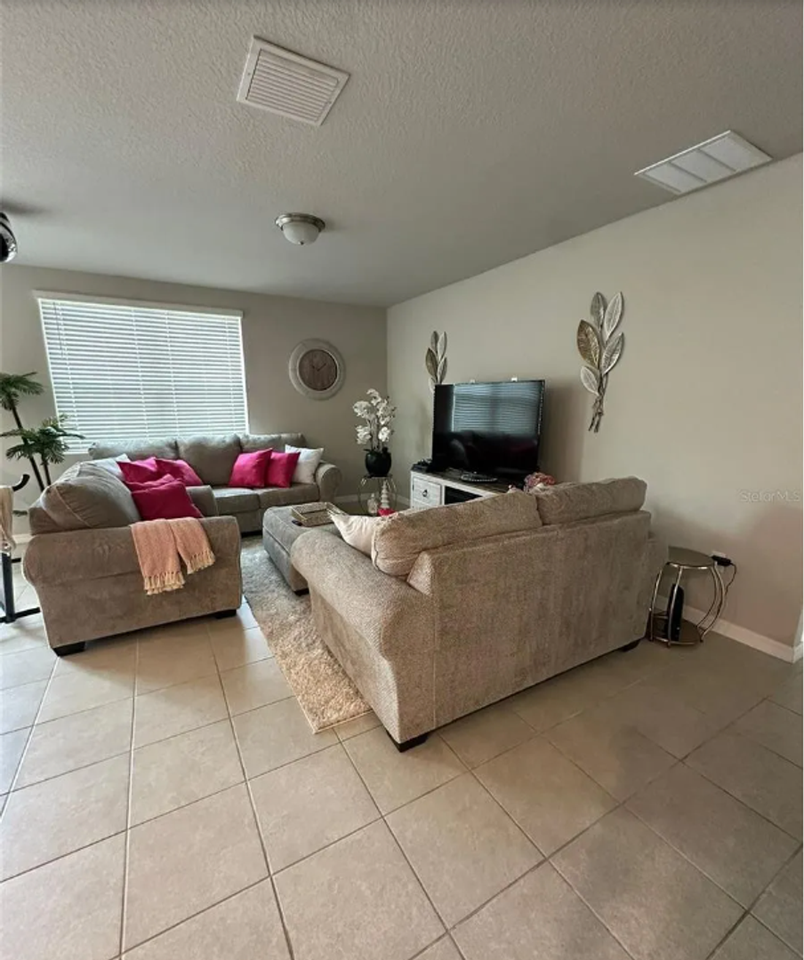 3072 Cassidy Ln - Photo 3 of 10