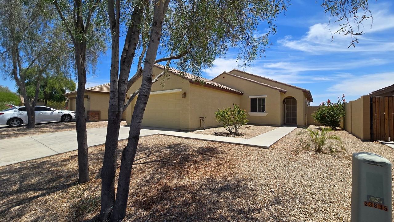 23827 W Yavapai St - Photo 2 of 21