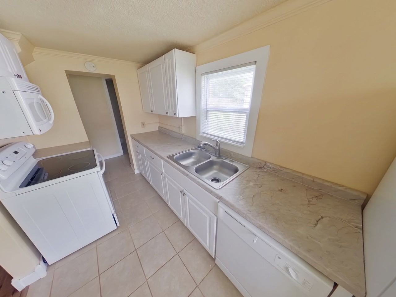 2239 S Santa Fe St - Photo 2 of 5