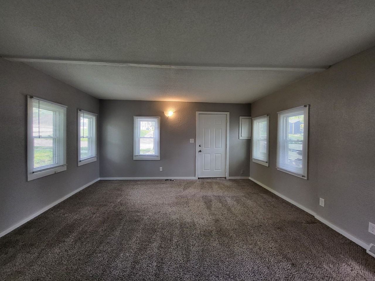 3840 15th St - Photo 3 of 21