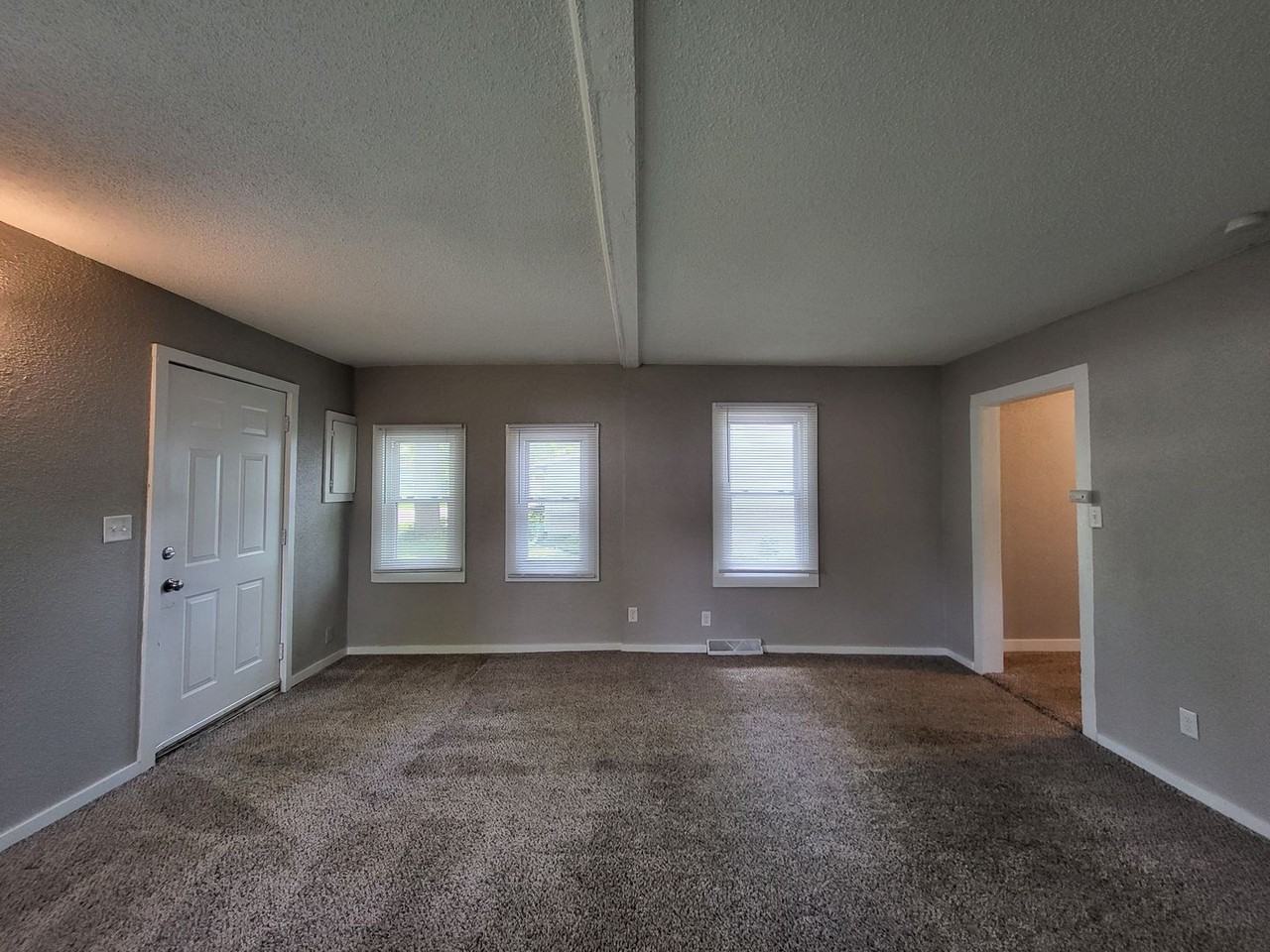 3840 15th St - Photo 5 of 21