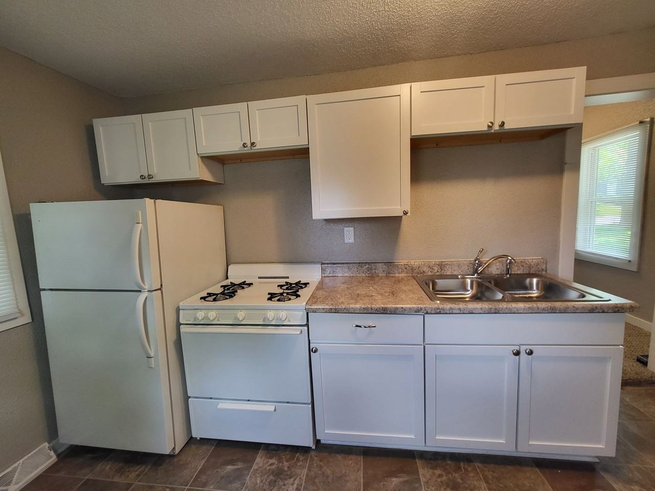 3840 15th St - Photo 7 of 21