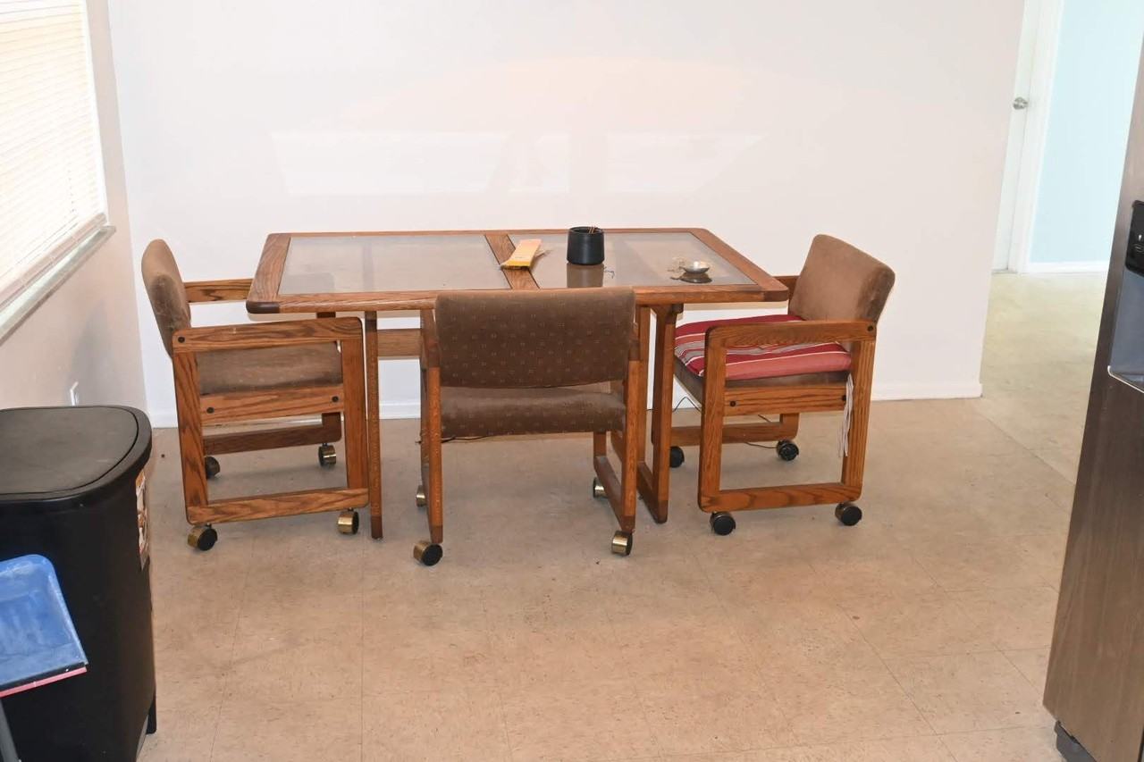 Oak Street 1113 - Photo 4 of 18