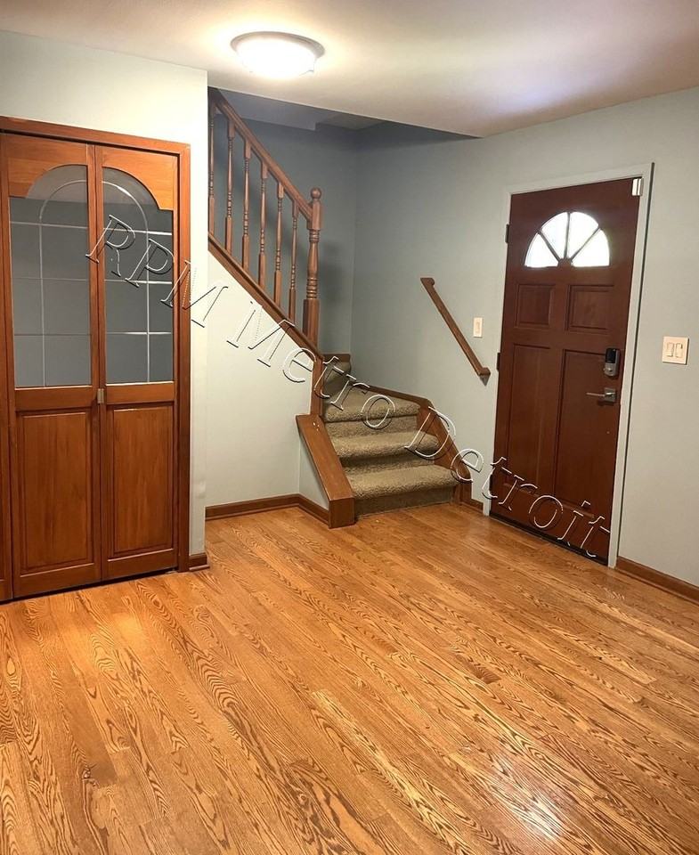 186 Randall Dr - Photo 4 of 32