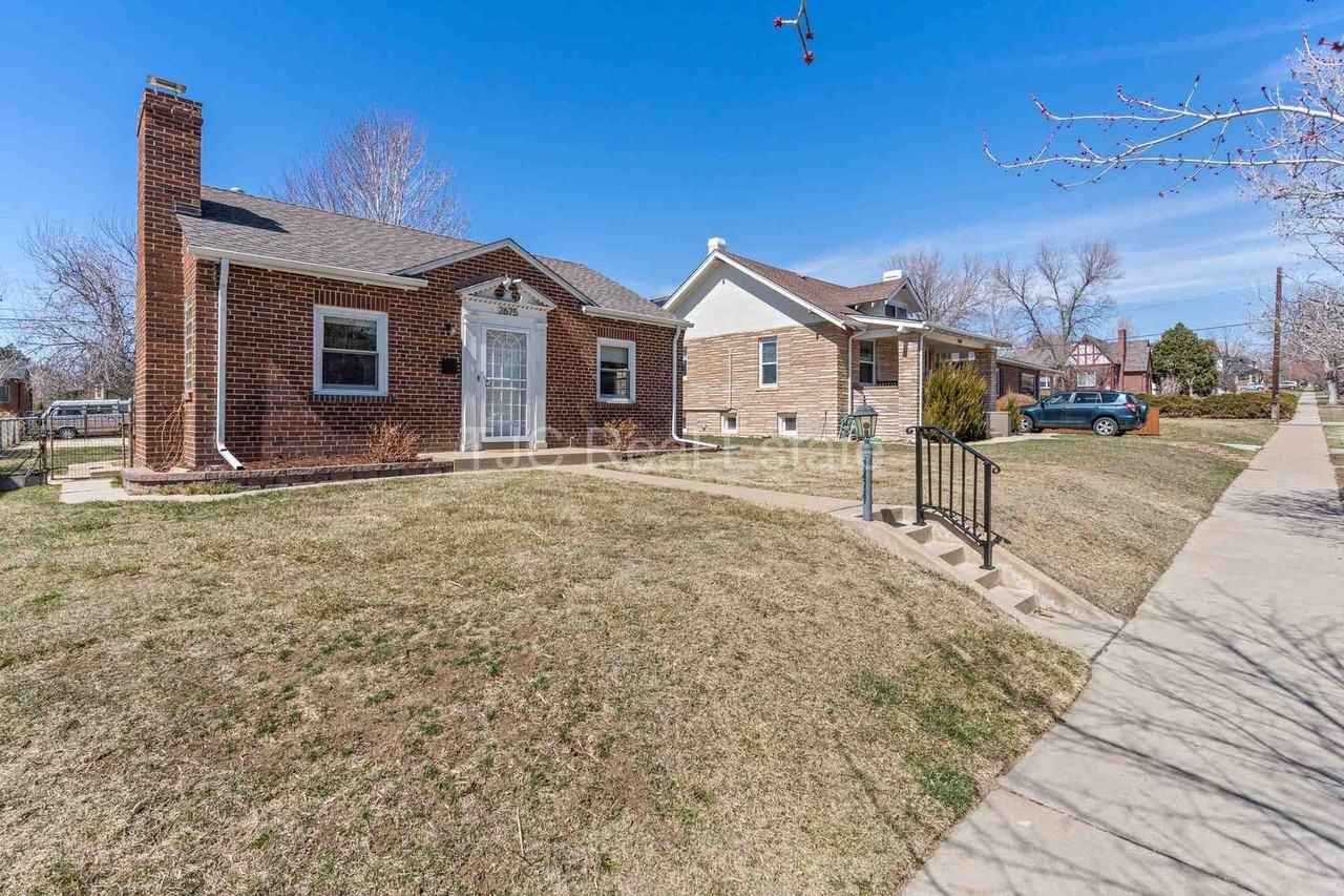 2675 Stuart St - Photo 3 of 26