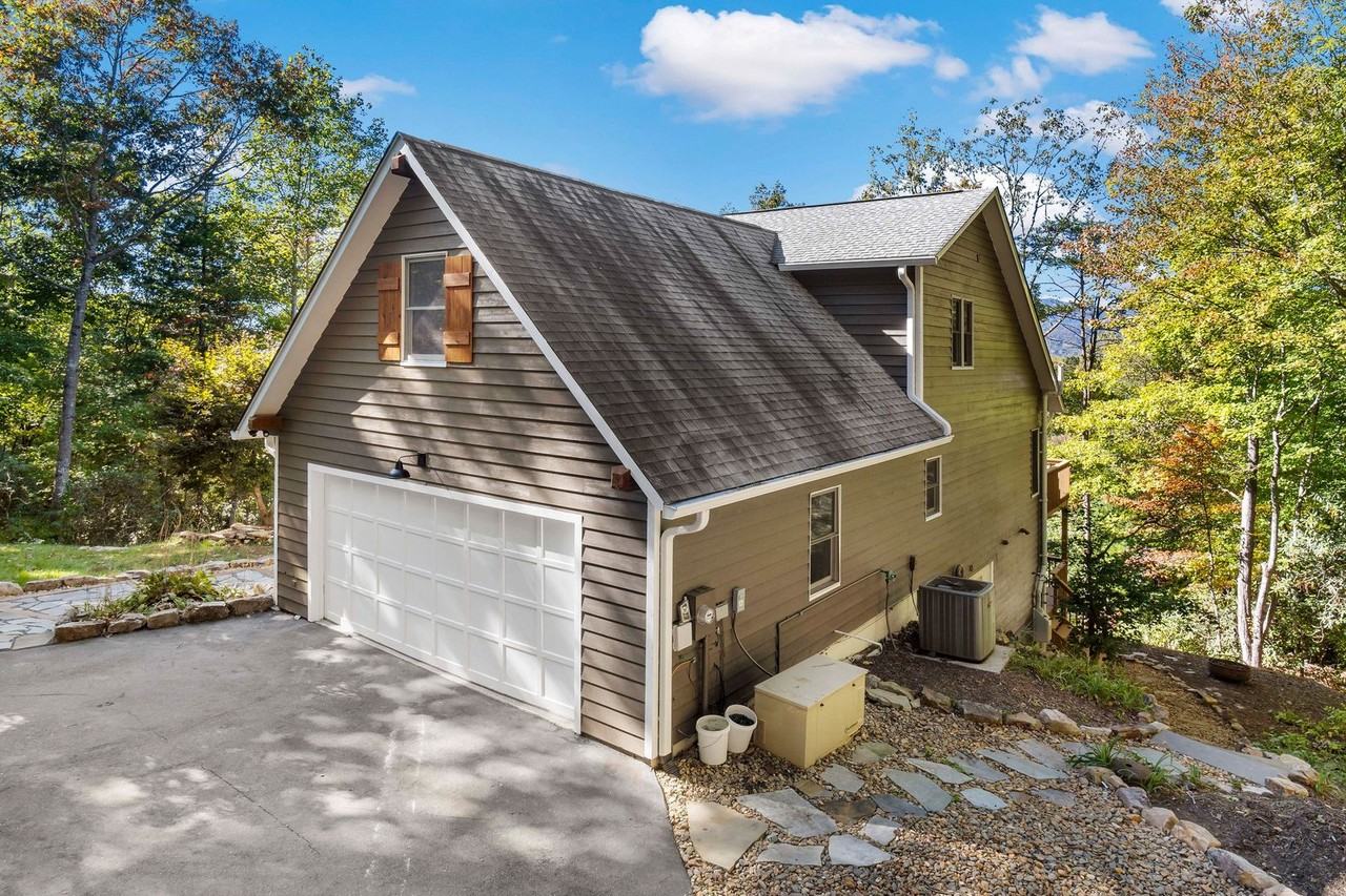 8 Tree Top Pl - Photo 2 of 50