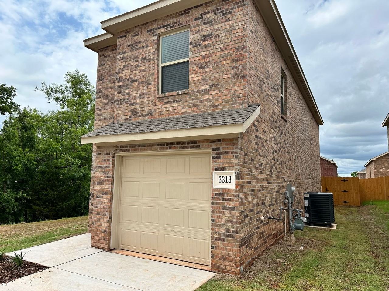 3313 Nw 148th St - Photo 3 of 27