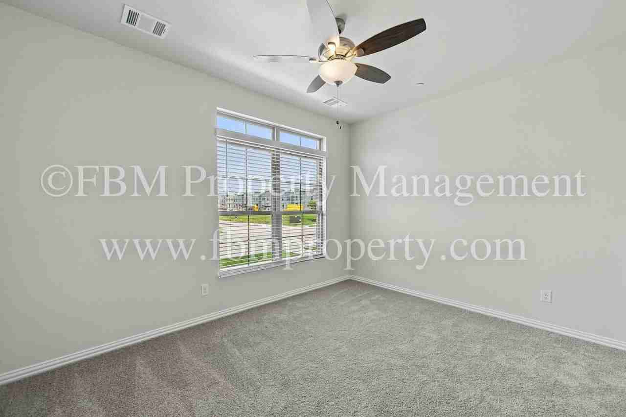 2069 Luna Dr - Photo 5 of 50