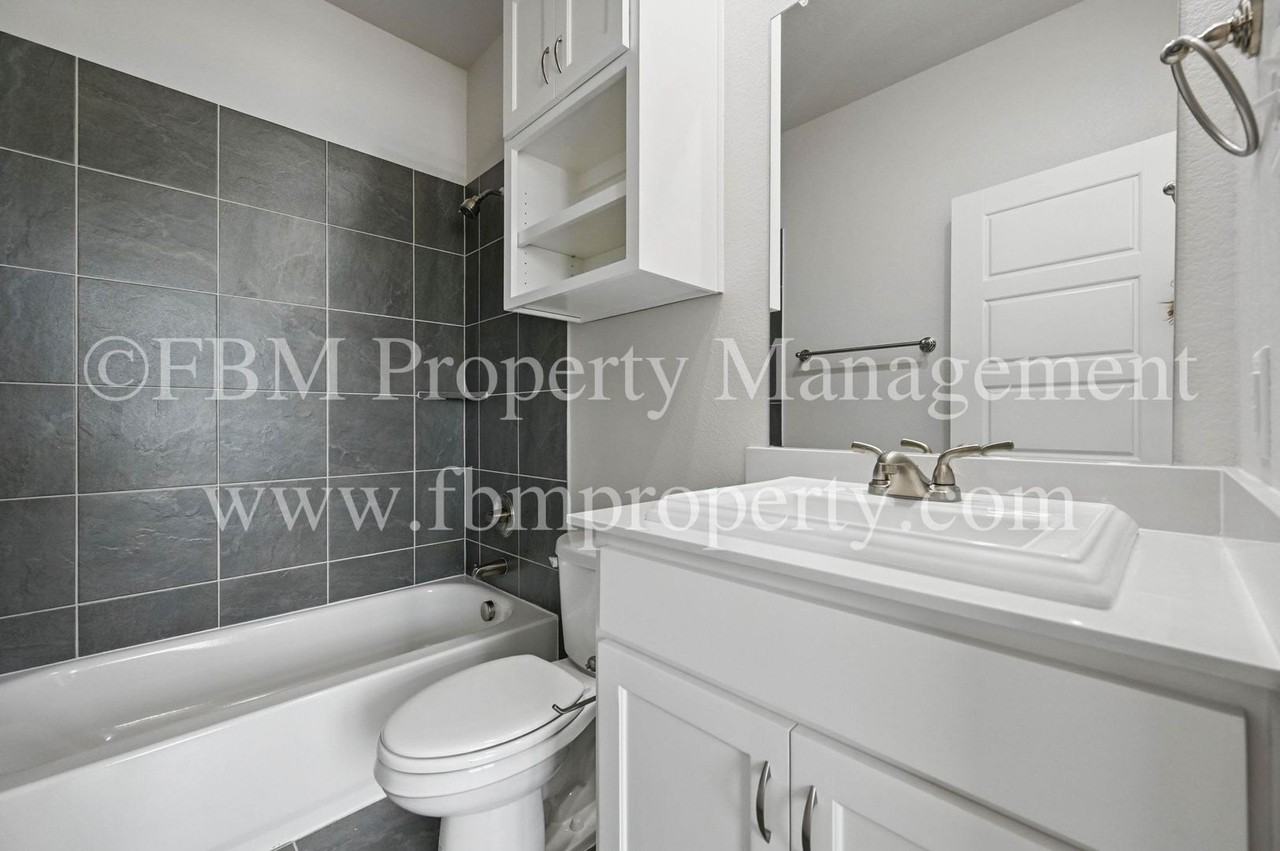 2069 Luna Dr - Photo 7 of 50