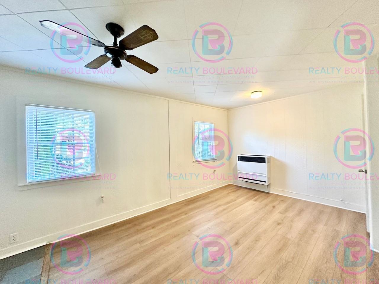 755 La Rue Ave - Photo 4 of 20