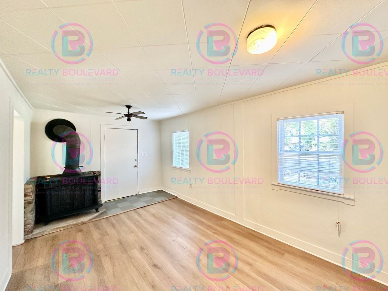 755 La Rue Ave - Photo 5 of 20