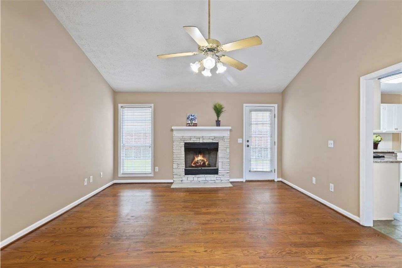 1087 Birch Cir - Photo 2 of 20