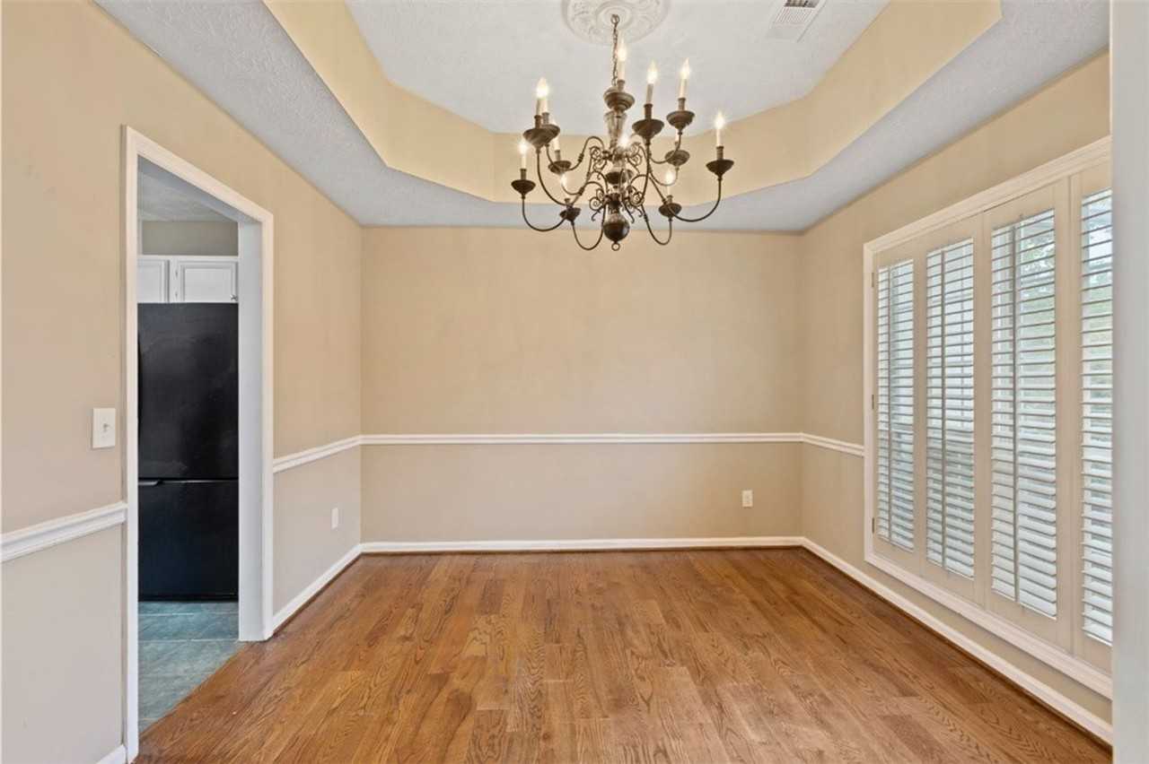 1087 Birch Cir - Photo 7 of 20