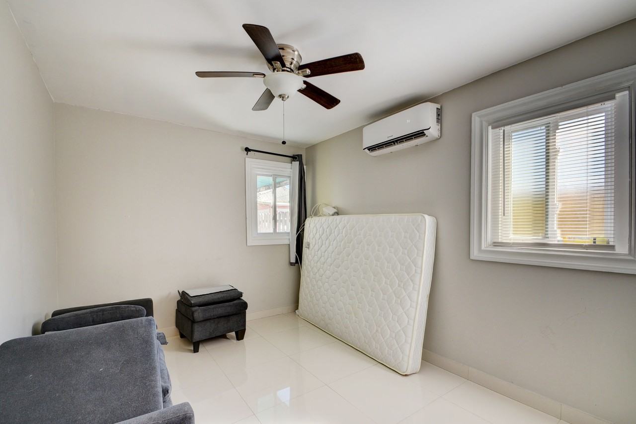 325 N L St - Photo 6 of 11