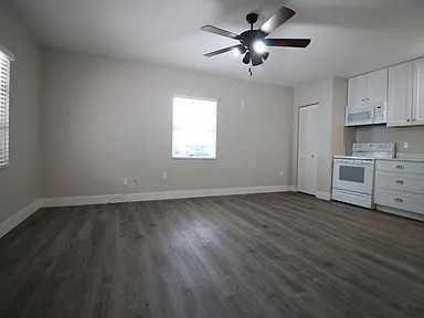 335 S Tuttle Ave #2 - Photo 3 of 7