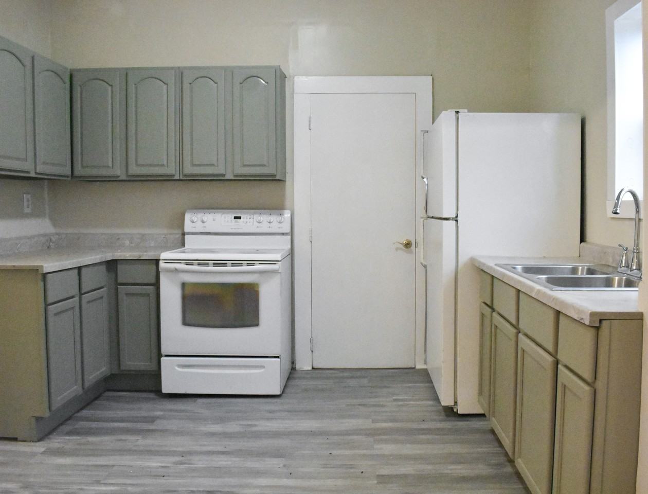 229 W 2nd St #NA - Photo 6 of 12