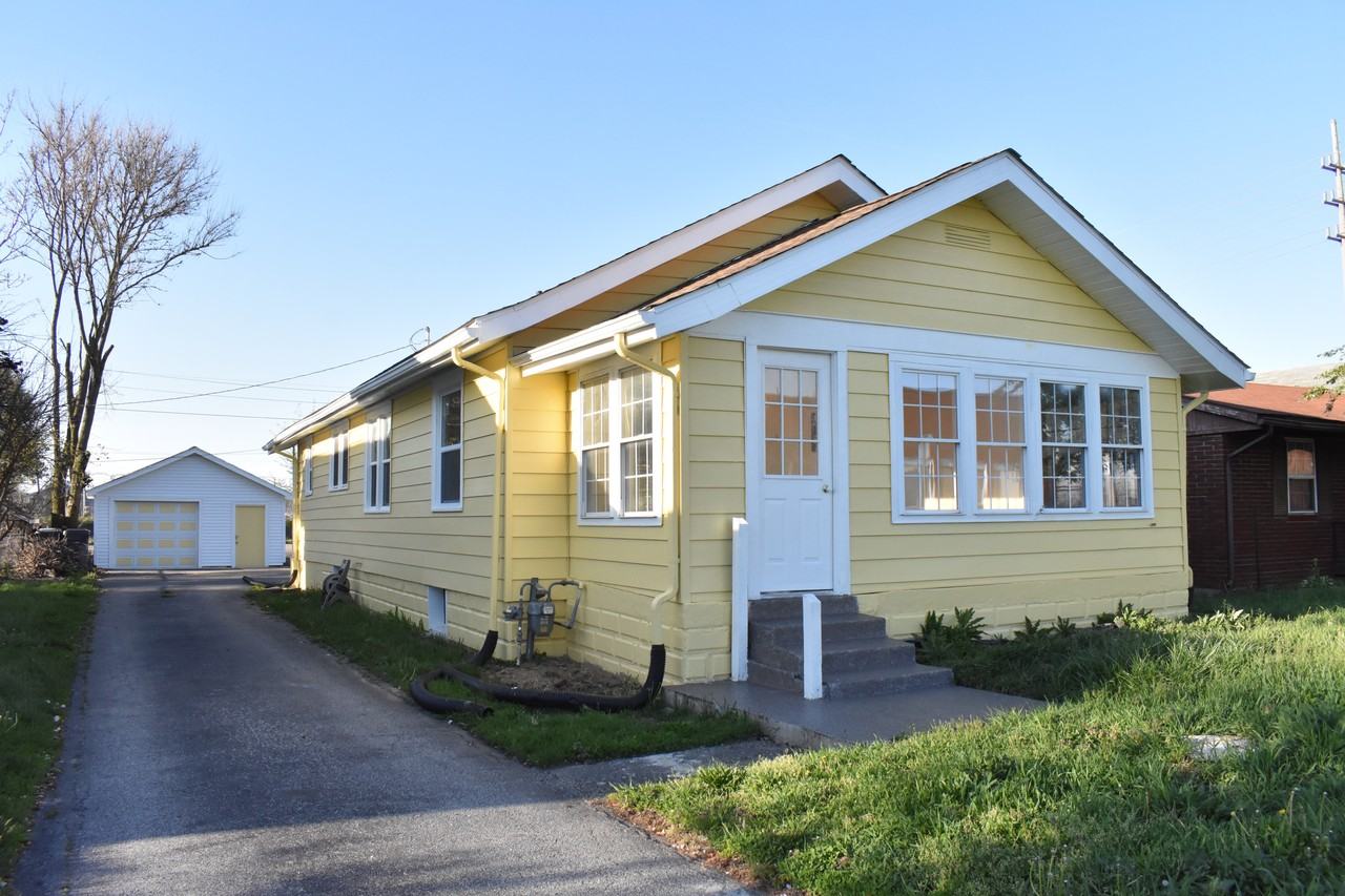 416 E 31st St #NA - Photo 3 of 16