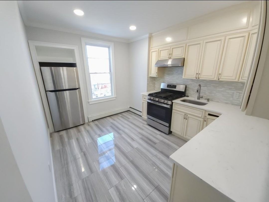 7409 2nd Avenue - Photo 2 of 9