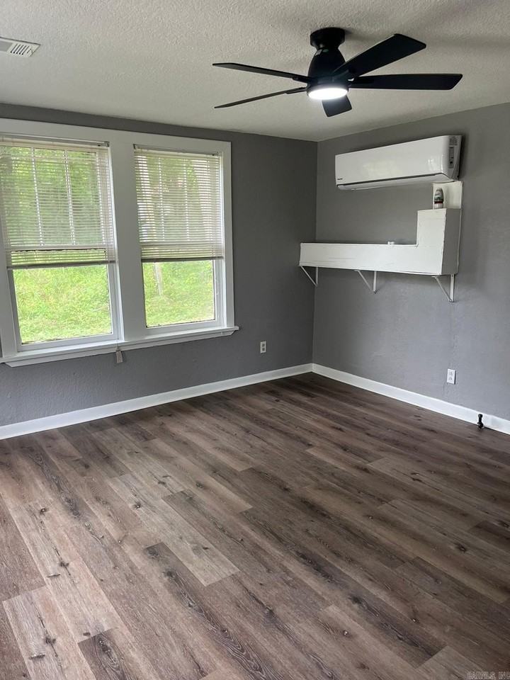 223 W Highland Ave - Photo 2 of 12