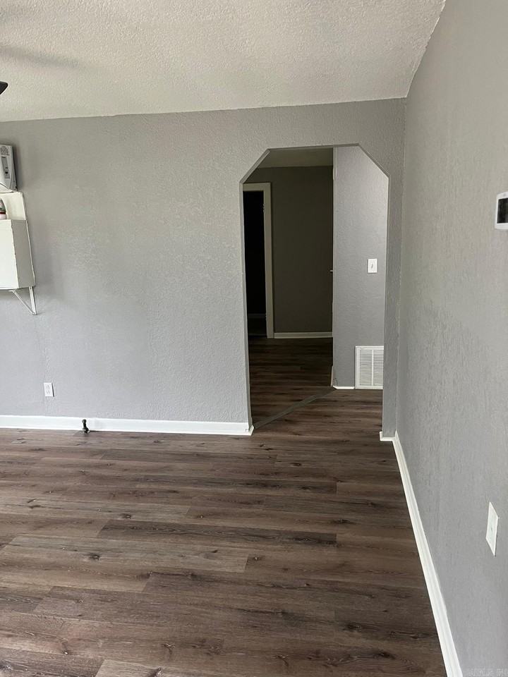 223 W Highland Ave - Photo 3 of 12