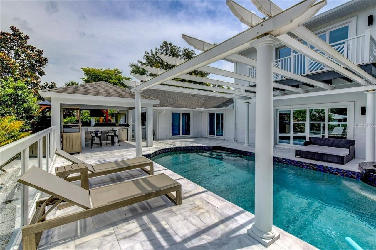 1720 Spring Creek Dr - Photo 2 of 50