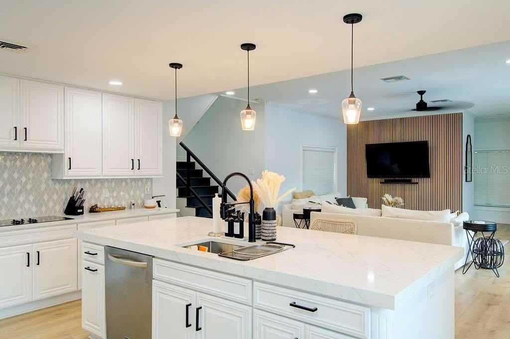 1720 Spring Creek Dr - Photo 6 of 50