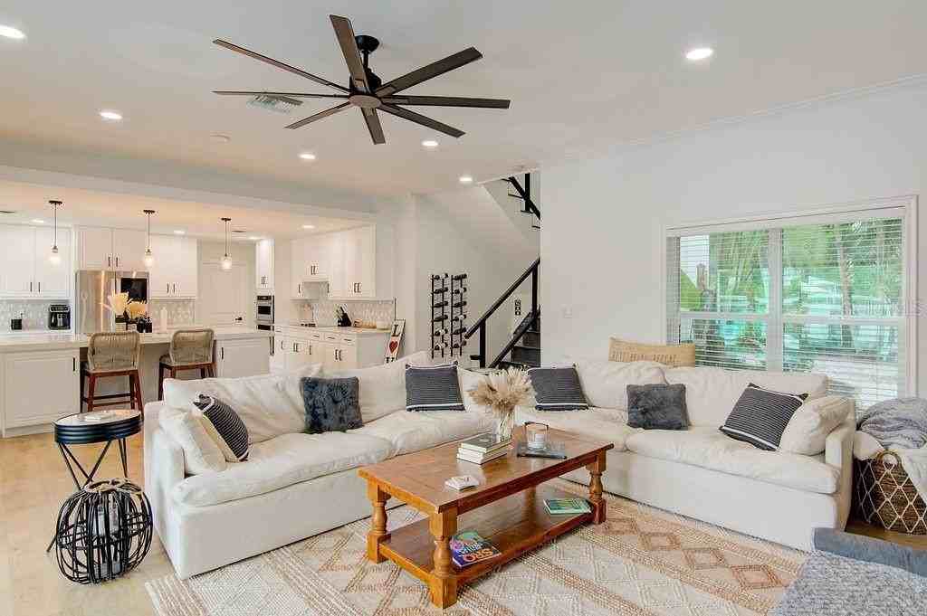 1720 Spring Creek Dr - Photo 7 of 50