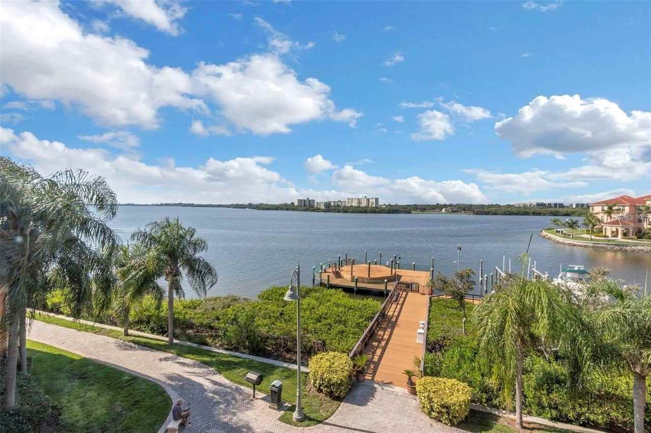 2715 Via Capri #732 - Photo 4 of 31