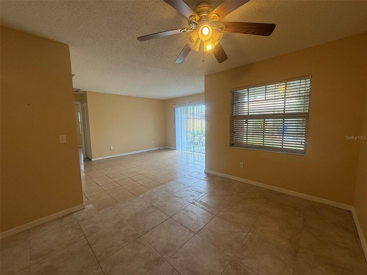 3144 Bloomingdale Villas Ct - Photo 6 of 18