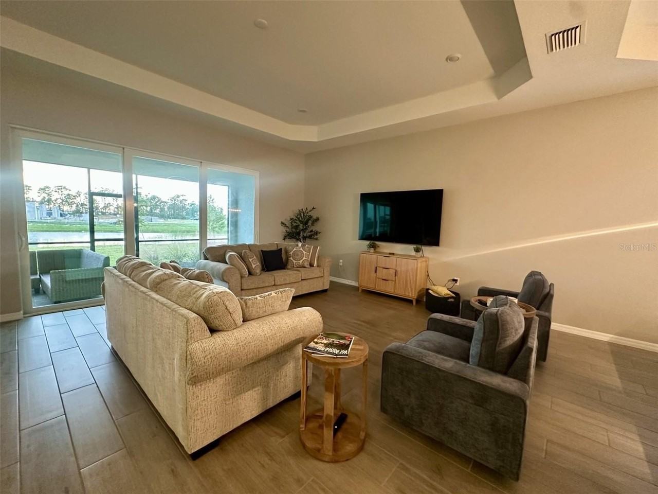 17577 Santorini Ct - Photo 6 of 18