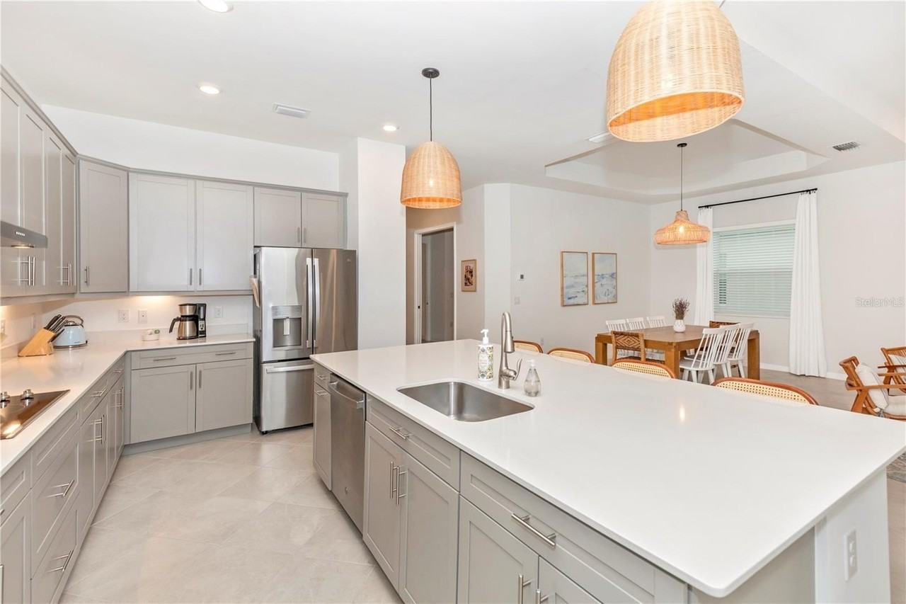 17475 Jadestone Ct - Photo 7 of 50