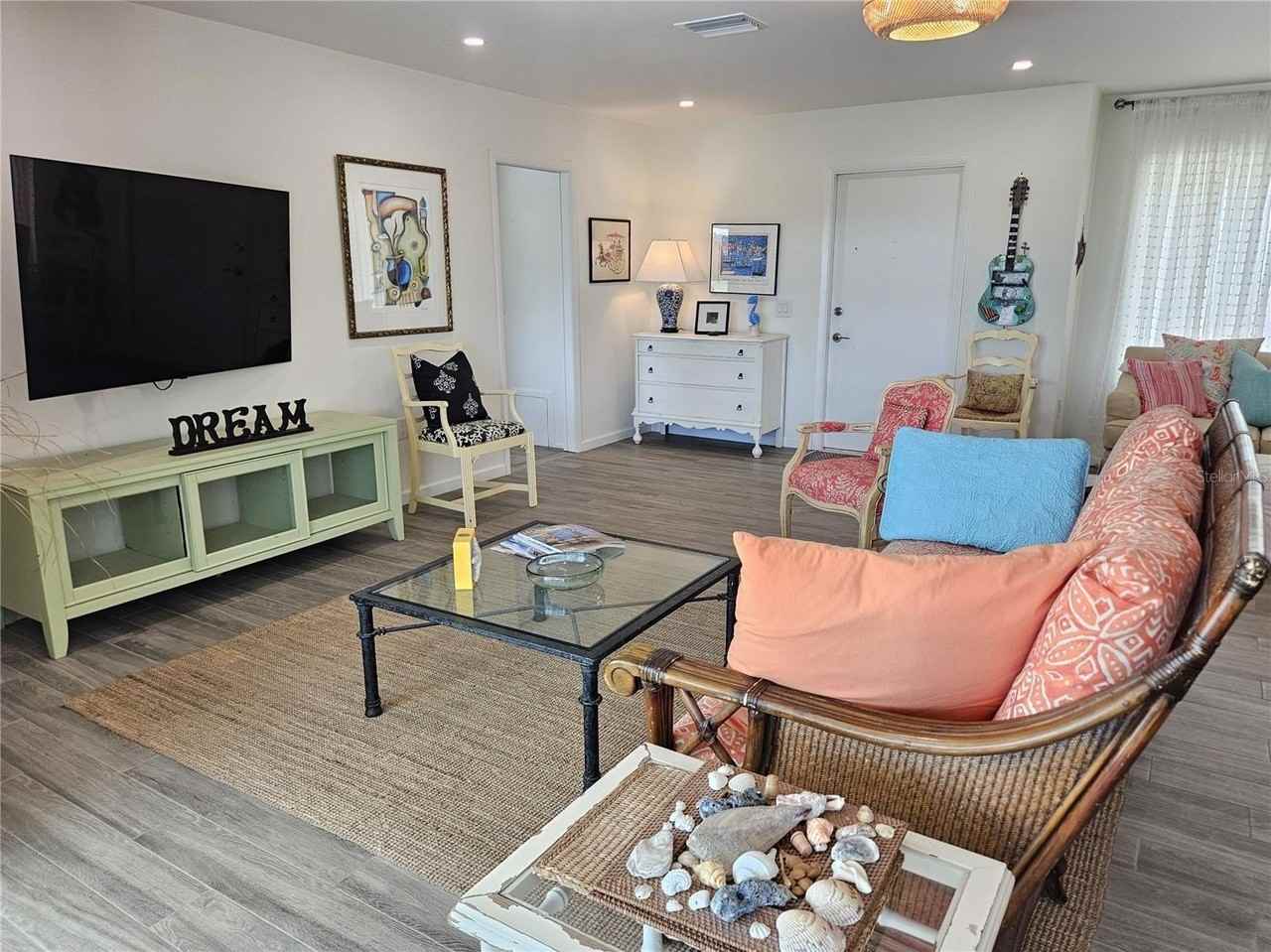 2353 Bal Harbour Dr - Photo 6 of 33