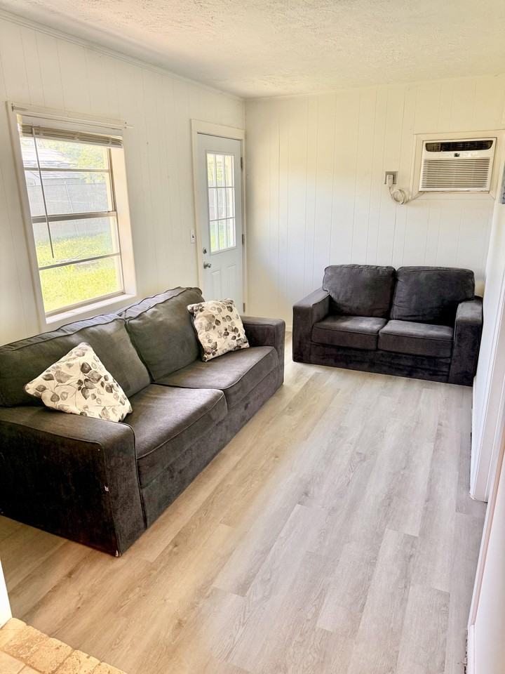 N Ash St - Photo 5 of 11