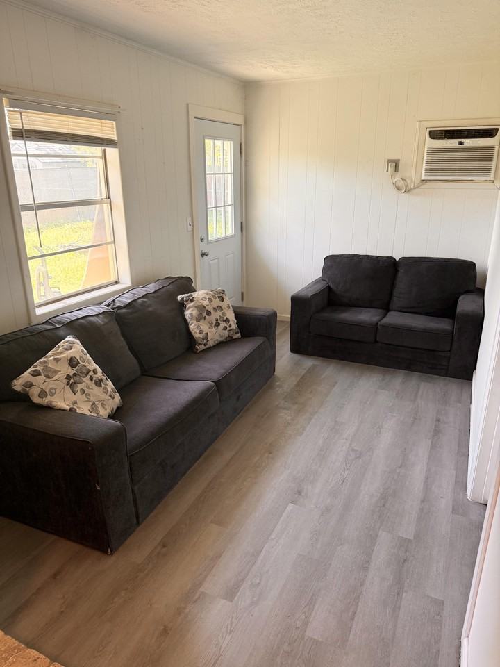 N Ash St - Photo 7 of 11