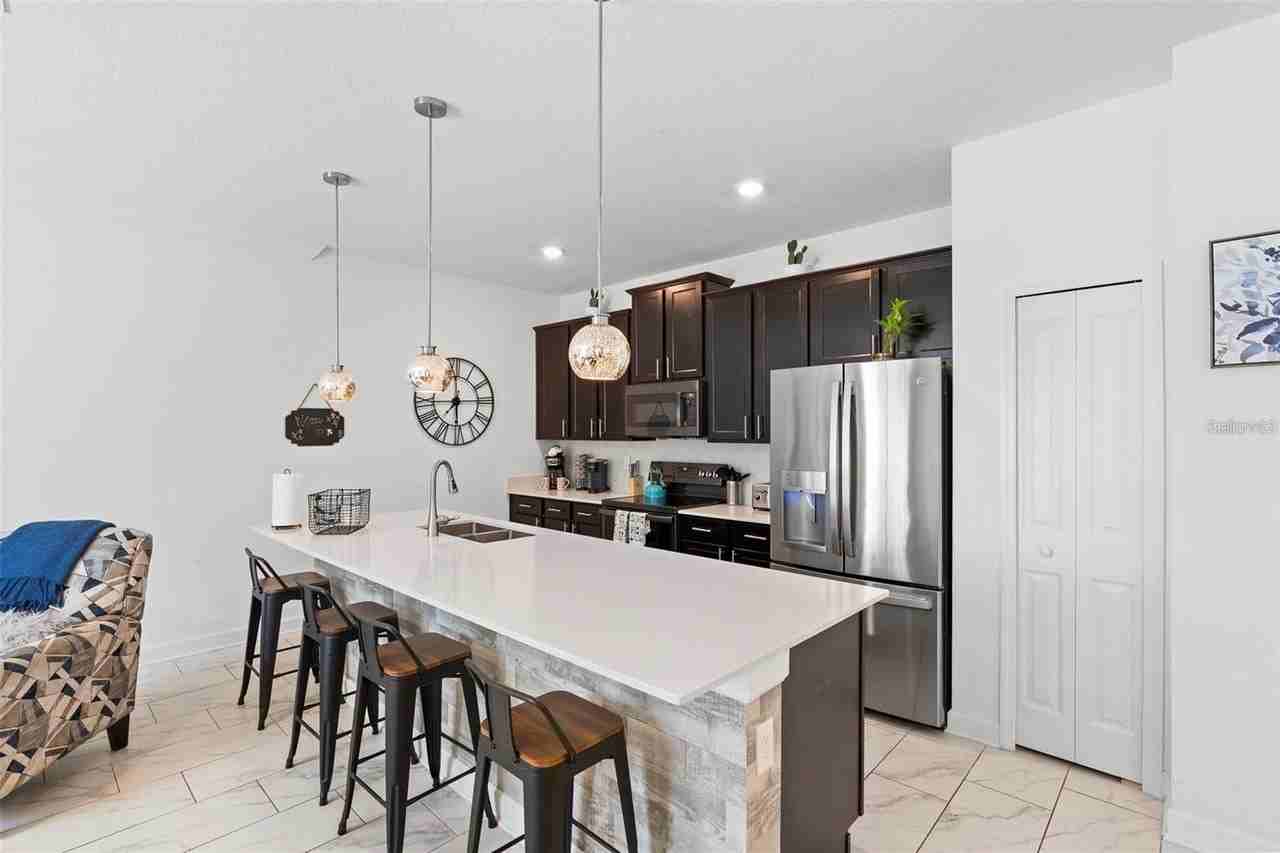 1090 Splash Shot Place - Photo 7 of 41