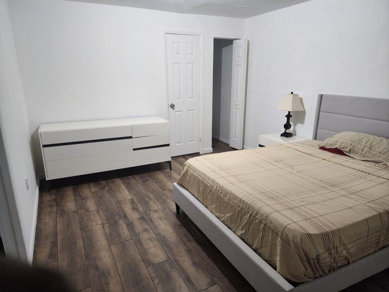 Vermont Ave - Photo 5 of 9