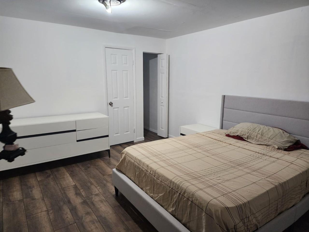 Vermont Ave - Photo 7 of 9