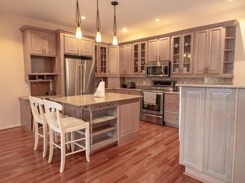 101 8th St - Photo 3 of 26