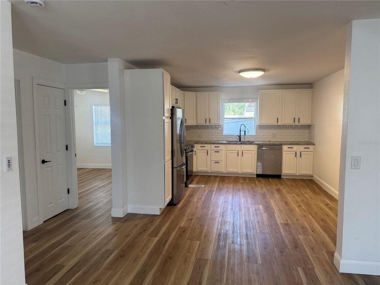 1371 14th St - Photo 3 of 17