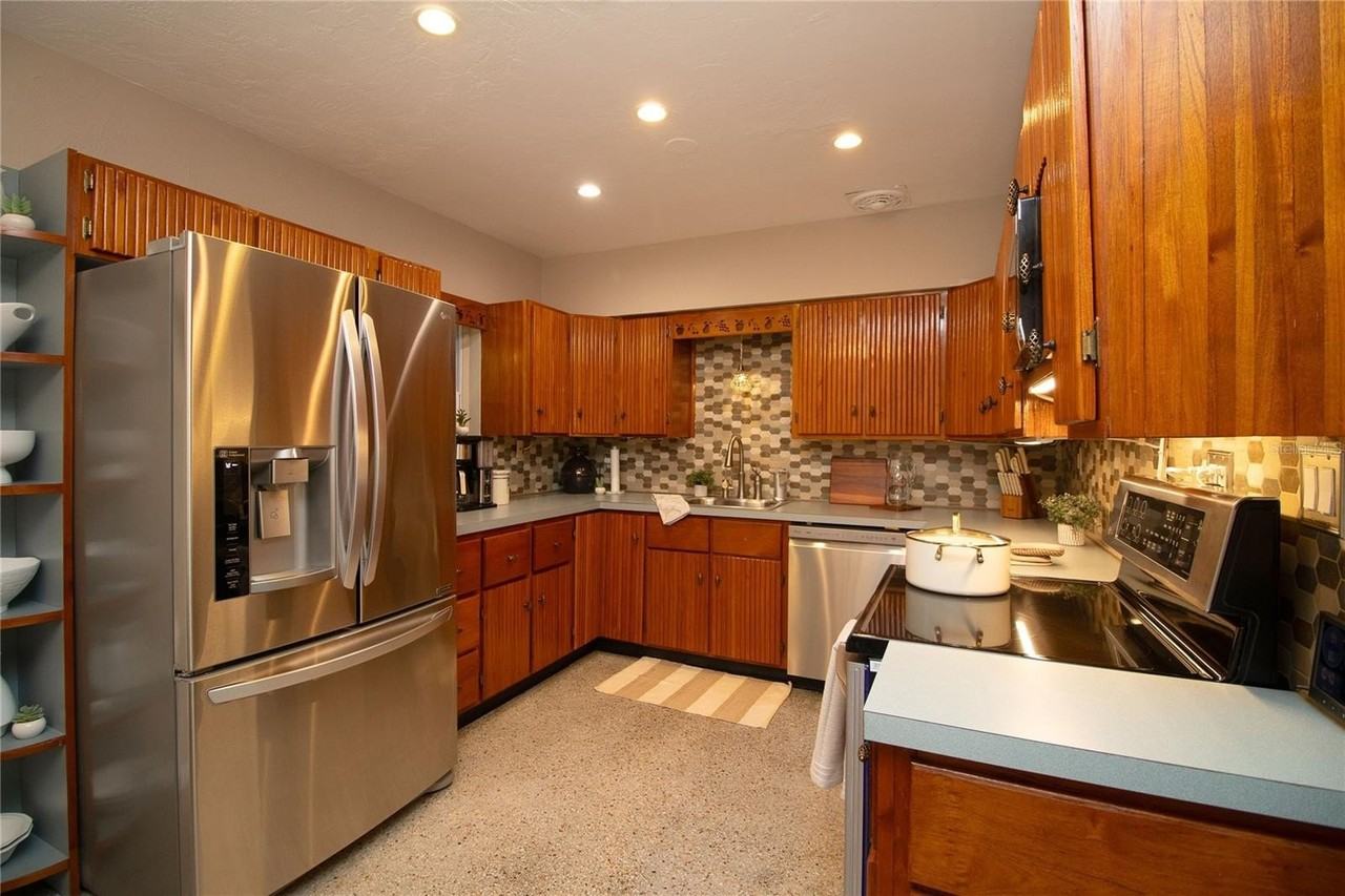 7401 13th Ave N - Photo 6 of 27