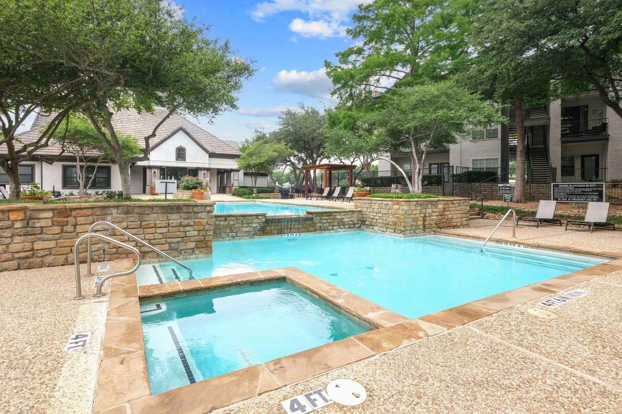 Jefferson Place - Photo 2 of 32