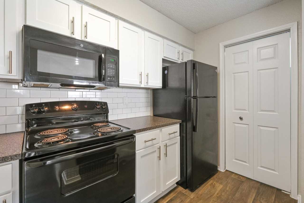 Jefferson Place - Photo 4 of 32