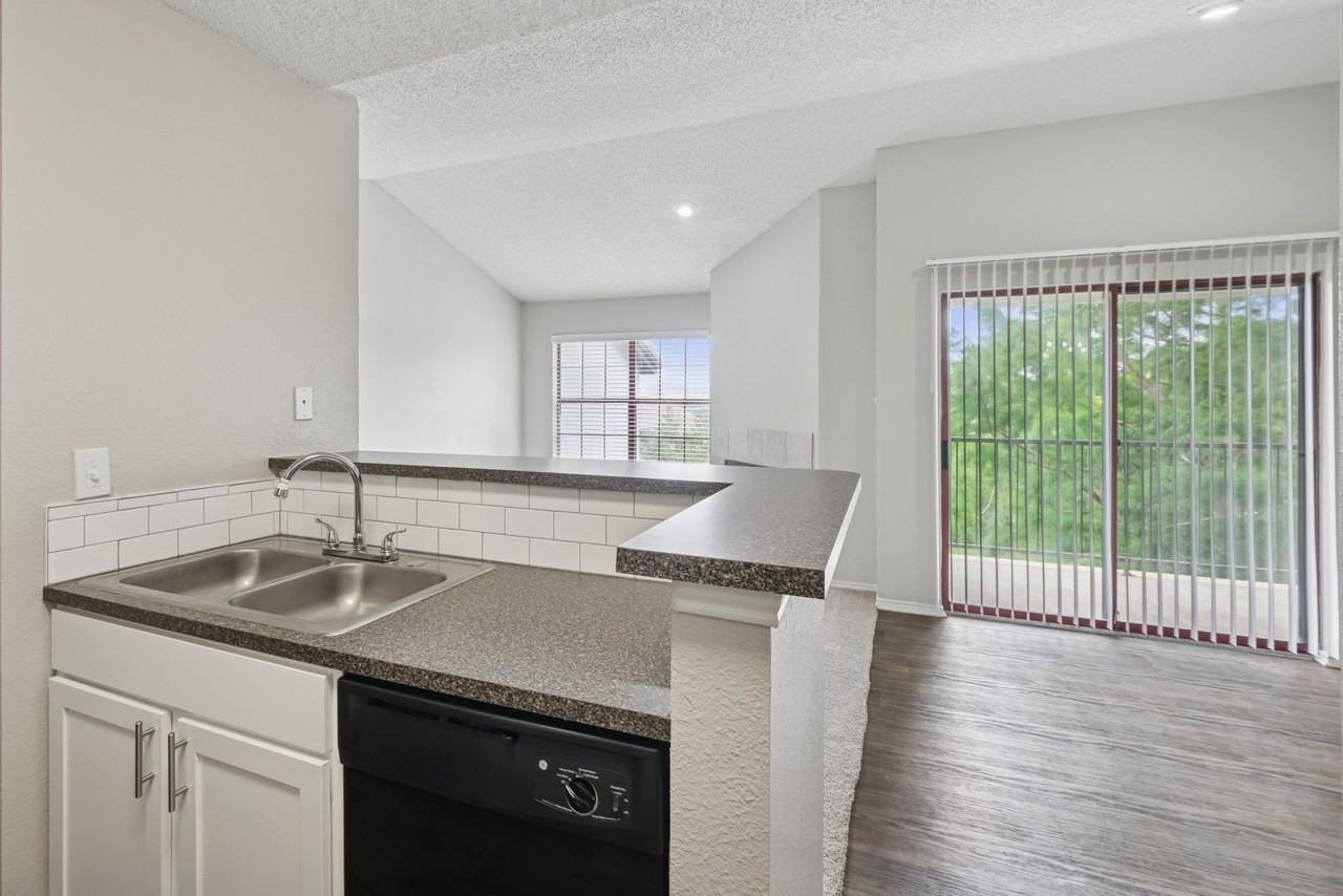 Jefferson Place - Photo 5 of 32