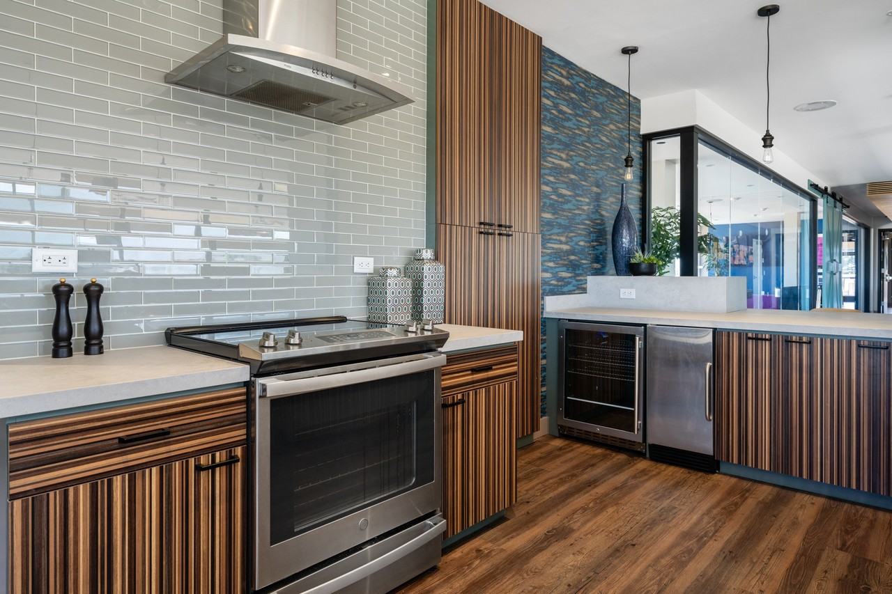 Tan Plaza Apartments - Photo 5 of 39