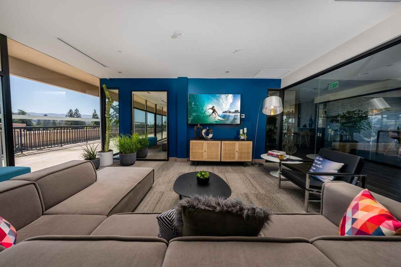 Tan Plaza Apartments - Photo 6 of 39